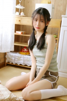 军训女孩跳舞意外走红